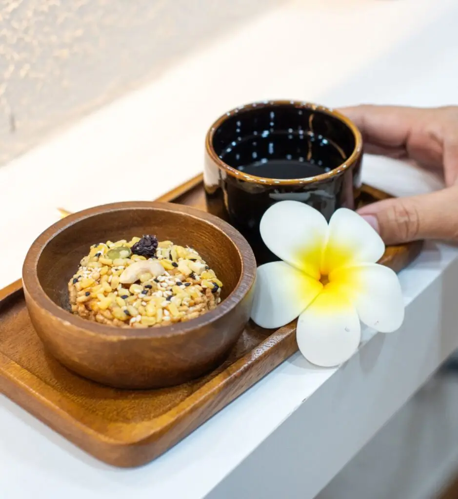 Herbal tea and wellness snacks served at Chandee Sleep Salon Bangkok
