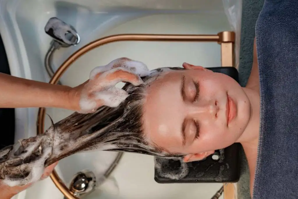 Kids head spa in Silom Bangkok – bubbly shampoo wash and scalp massage for children