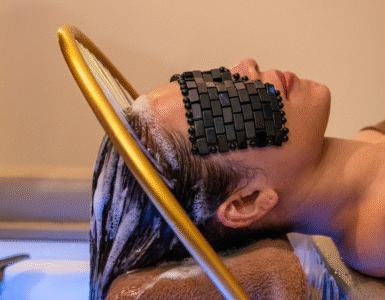 Ring of Water with Shampoo in Hair during Hair Spa treatment in Chandee Head Spa salon in Sukhumvit 39